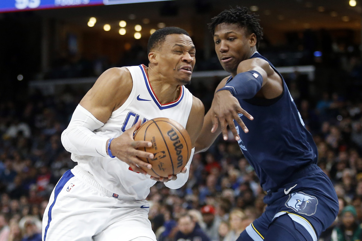 GG Jackson trying to precent dribble penetration from Clippers guard Russell Westbrook (12th Jan., 2024)